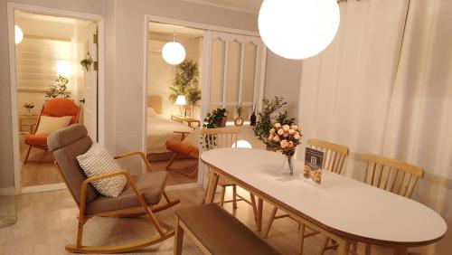 Ewha Univ, Ahyeon 3Rooms Stay, Seul (foto 3)