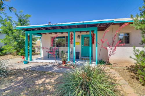 Dog-Friendly Albuquerque Home 1 Mi to U of NM!