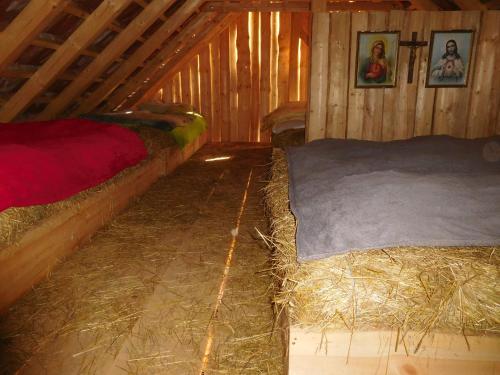 Spaní na seně (Spani na sene) in Kundratice