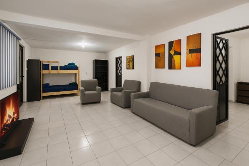 Suite para 15 personas cerca auto, MEX-QRO in Cuautitlán Izcalli, Mexico