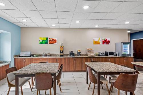 Quality Inn & Suites in Washington (Pennsylvania)