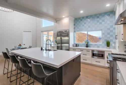 Quiet Resort Home Tons of family friendly amenities in El Cajon, USA