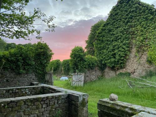 Château de Saint-Pois (Chateau de Saint-Pois) in Saint-Michel-de-Montjoie