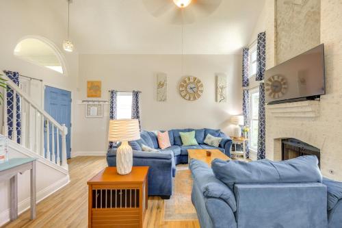 San Antonio Area Home with Hot Tub - Mins to Downtown - main image