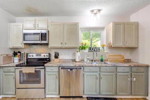 San Antonio Area Home with Hot Tub - Mins to Downtown - image 11
