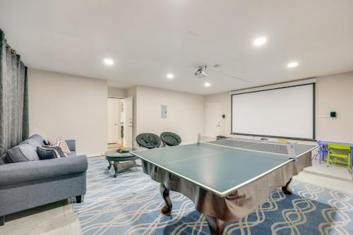 Dog-Friendly Live Oak Home with Hot Tub and Game Room! in San Antonio, USA