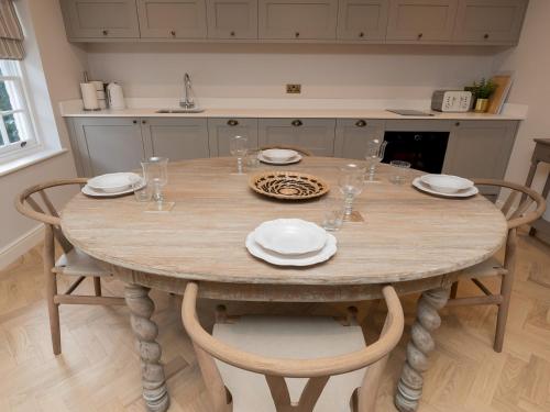 Pass the Keys Stunning Coach House in Central Bath with parking, Bath (photo 10)