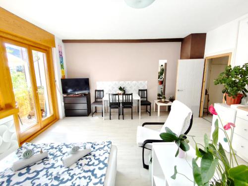 Free parking, Balcony, near to city park, Будапешт (фото 3)