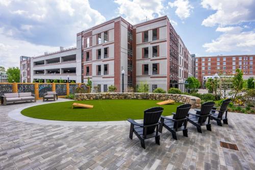 Spacious Apt Downtown in 昆西