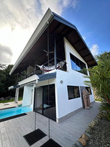 Refugio La Montana, Costa Rica, Cabin for Four in Linda Vista