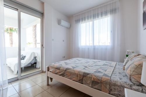Just renovated beautiful 2 bed apartment in Paphos 5 min drive to the beach 3