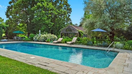 Stunning Cottage in Famous KY Garden -Sleeps 2 in Prospect