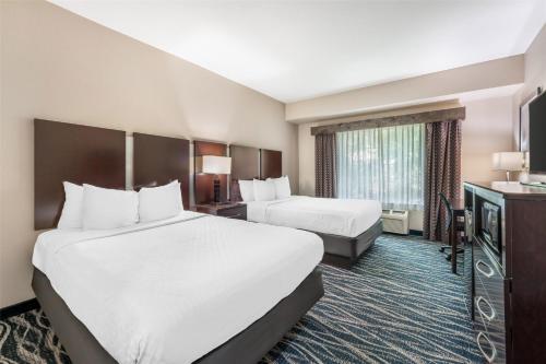 Queen Room with Two Queen Beds - Non-Smoking