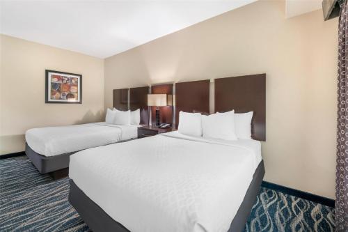Best Western Plus Eastgate Inn & Suites - image 13