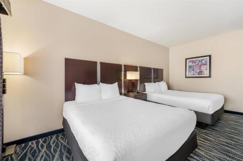 Best Western Plus Eastgate Inn & Suites - image 8