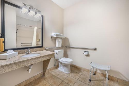 Best Western Plus Eastgate Inn & Suites - image 3