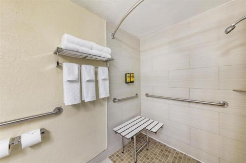 Best Western Plus Windsor Inn - image 6