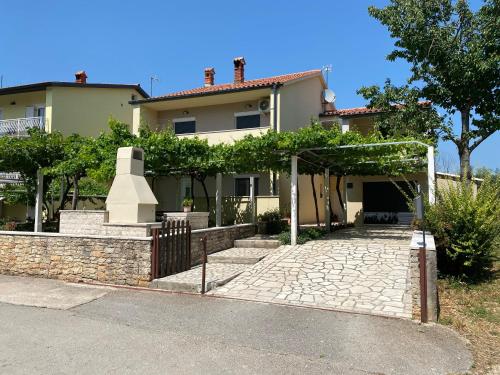Apartment Dragica