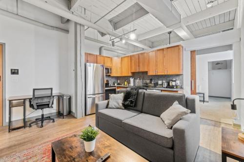 Downtown Loft l Cleveland l Parking l Cafe, Cleveland (zdjęcie 4)