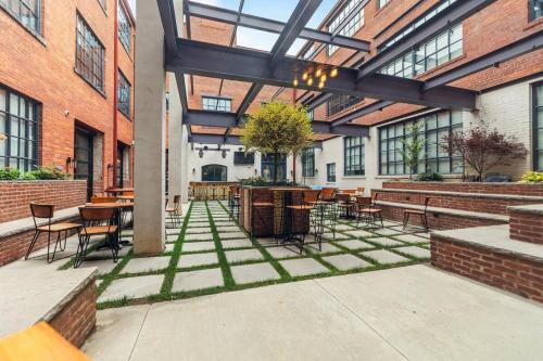 Downtown Loft l Cleveland l Parking l Cafe, Cleveland (zdjęcie 8)