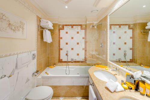 room detail thumbnail 2