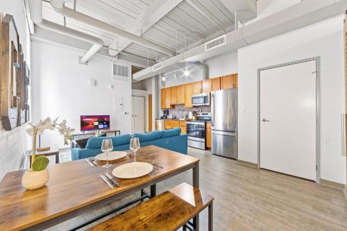 Loft on Superior l DT Cleveland l Parking l Café