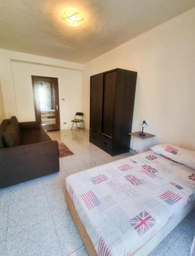 Two-Bedroom Apartment image 5