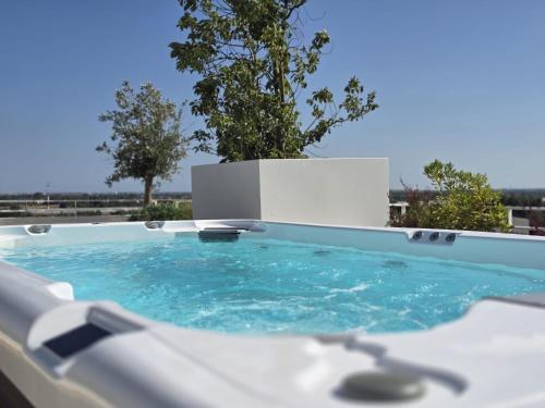 CS Skyline rooftop spa de nage near Les Jardins de Marrakech