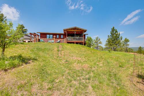 3 Mi to Dtwn: Mtn-View Retreat in Hot Springs! in Hot Springs (SD)