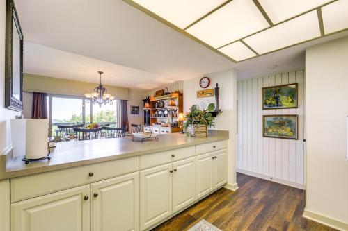 Breathtaking Highlands Condo with Mountain View in ไฮแลนด์ (นอร์ทคาโรไลน่า)