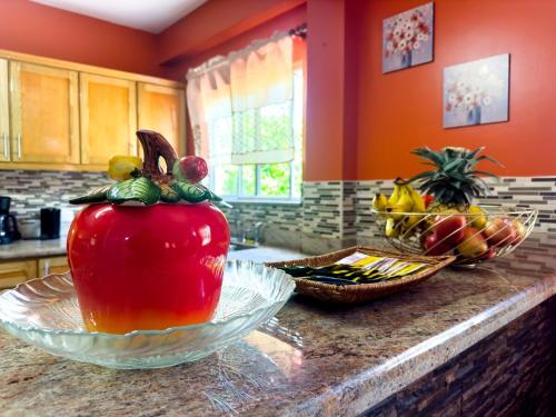 Urban Escape - 2Br 2Bth Condo in Reduit Rodney Bay, Gros Islet in แคพ เอสเตท