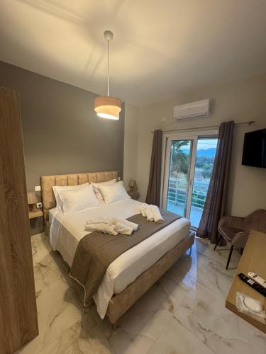 Blue Calm - Kalamos Seaside Studios in Agii Apostoli