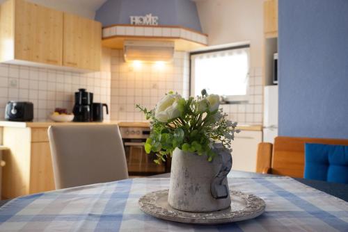 廚房, Ferienwohnung Ketter Wein & Urlaub in 克羅夫