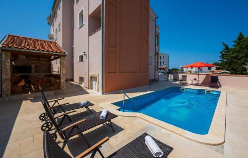 Cozy Apartment In Pula With House Sea View – khách sạn tại Stinjan