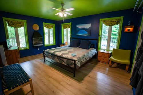 King Room image 10
