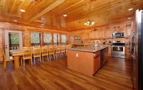 Majestic Mountain Waters - Private Indoor Pool Views & Theater! - image 11
