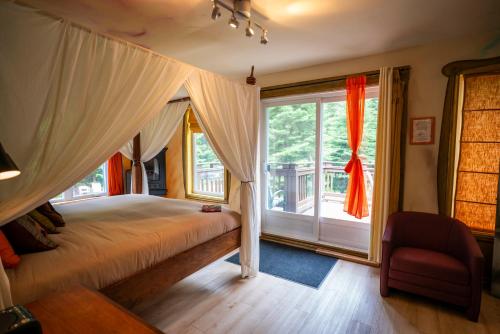 King Room - Garden View image 10