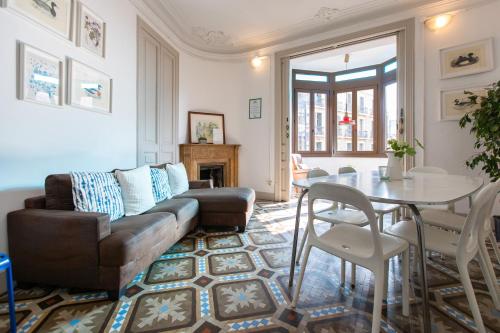 B21-Apartamento Modernista para Grupos