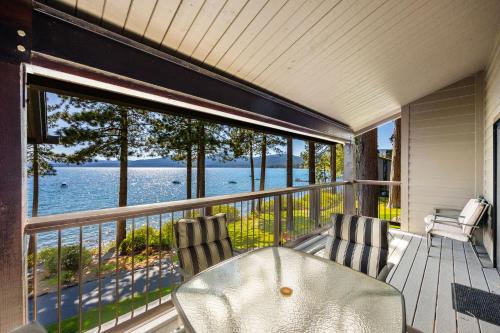 Remodeled 4BR Lakefront with Exceptional Amenities in Kings Beach (CA)