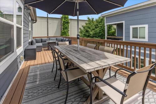Beautiful Home with Huge Patio and Garage