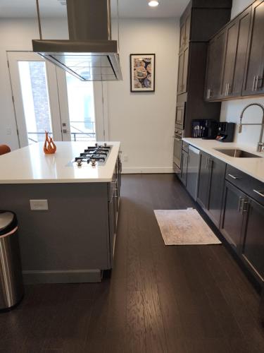 3 bedroom 4 bath 3 level luxury townhome in Kirkwood