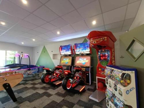 Mobil Home 3ch CONFORT Camping 4étoiles Les Charmettes 393 Proche FUN ZONE (Mobil Home 3ch CONFORT Camping 4etoiles Les Charmettes 393 Proche FUN ZONE) in La Tremblade