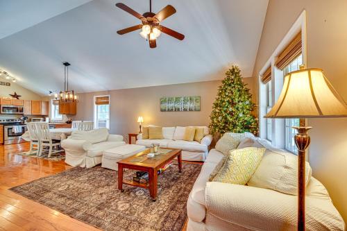 Private Community Beach: Family Conway Retreat! in Konveja (NH)