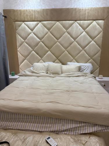Comfortable stay at RCCG Camp Mowe 2 Bedroom Bungalow free WIFI AC in Ogijo