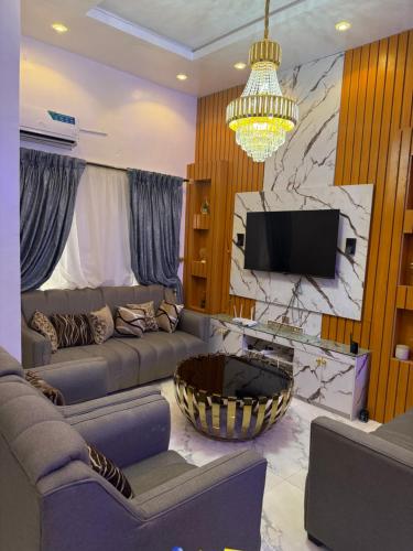 Comfortable stay at RCCG Camp Mowe 2 Bedroom Bungalow free WIFI AC in Ogijo
