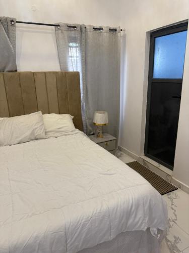 Comfortable stay at RCCG Camp Mowe 2 Bedroom Bungalow free WIFI AC in Ogijo