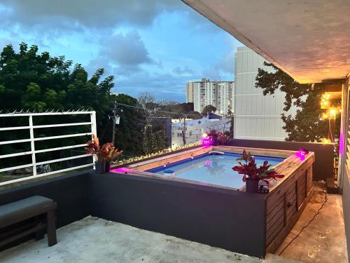 Big House Next to the Airport in Río Piedras