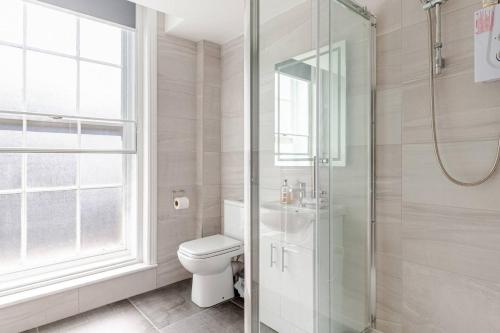 1-Bed Apartment With Sofa Bed in City Centre, Steps from Bold Street and Nightlife, Liverpool (photo 8)