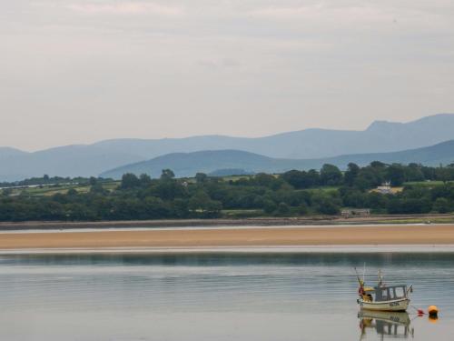 Menai Cottage - image 14