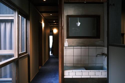 Women's Dormitory, Renovated 110-year-old wooden building, Coworking and shared kitchen 여행 추천 - 로드트립